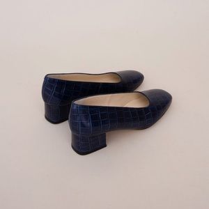 Brand new Mint &Rose Coco pump in Blue croco leather